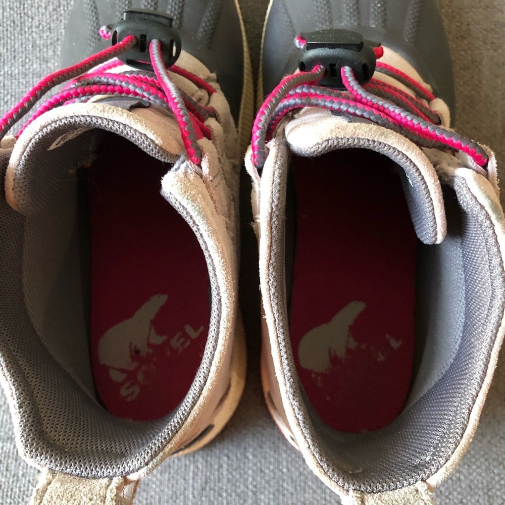 Sorel out and about rain boots in size 4 big kids! - Picture 3 of 7
